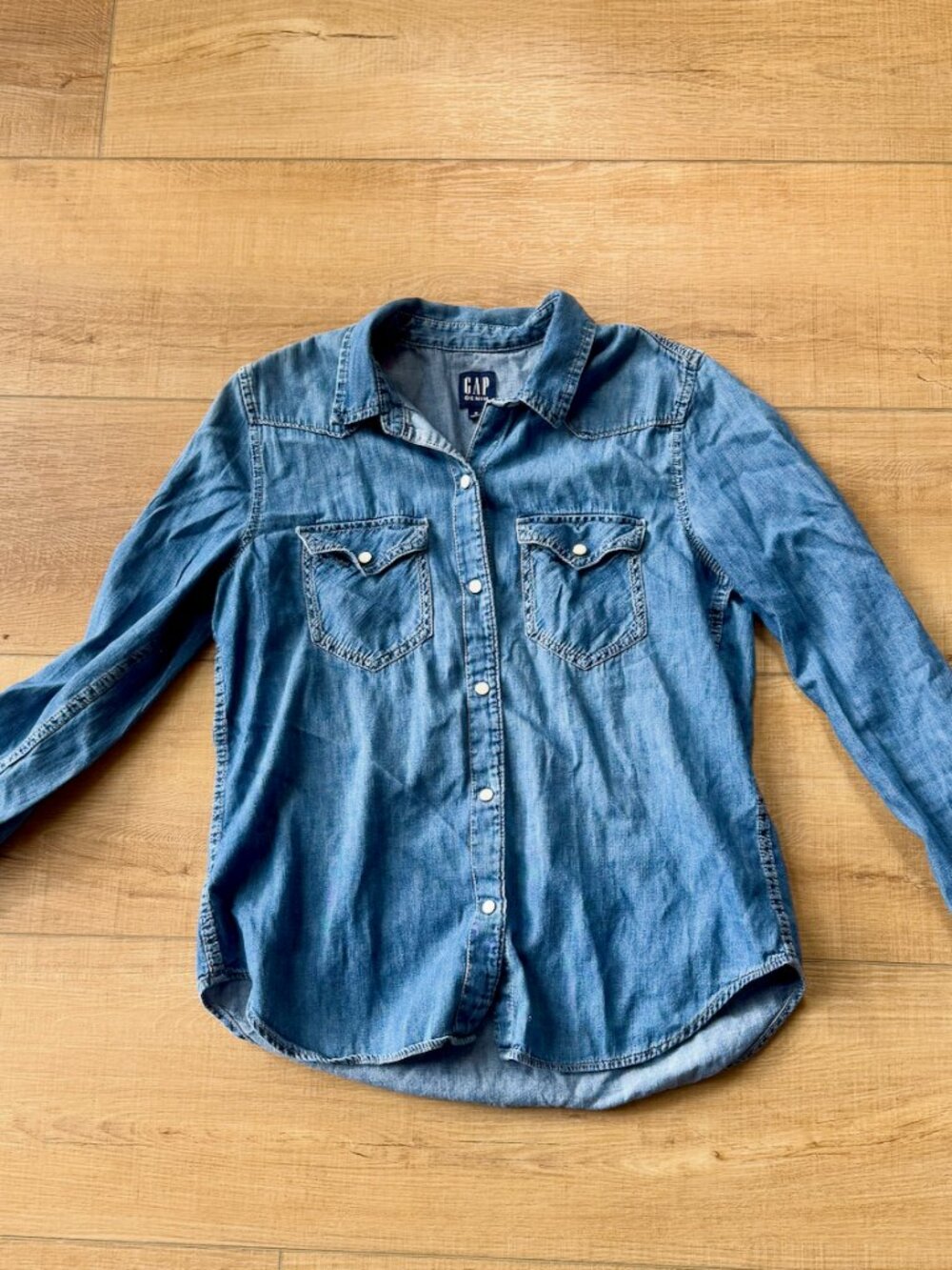 Gap Denim Western Pearl Snap Shirt Medium Wash Chambray Women's M